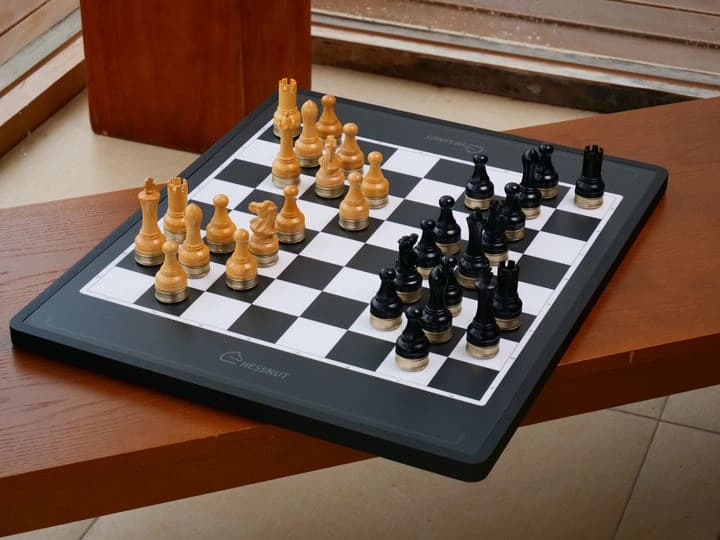 Chessnut Move